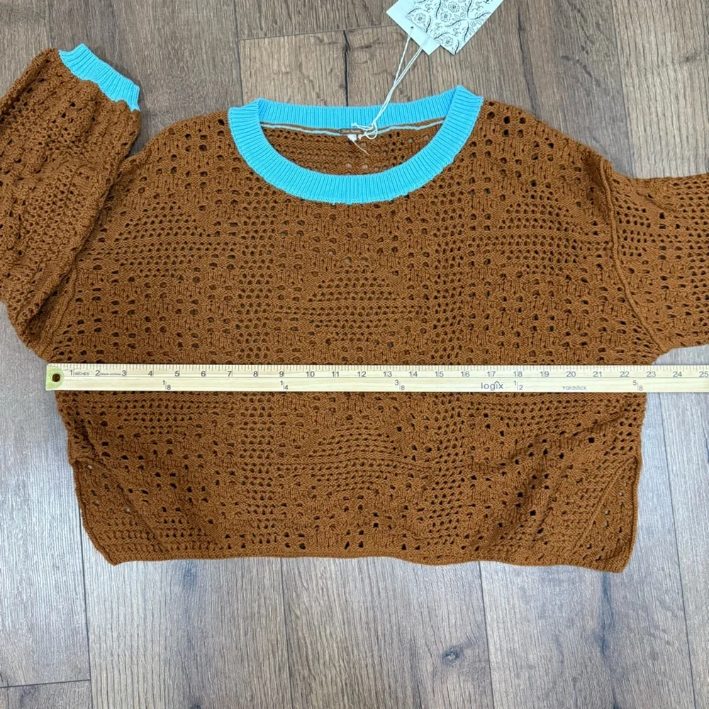 FREE PEOPLE brown and blue lined‎ crop sweater